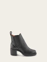 Women's Black Sabrina Chelsea Boots Frye