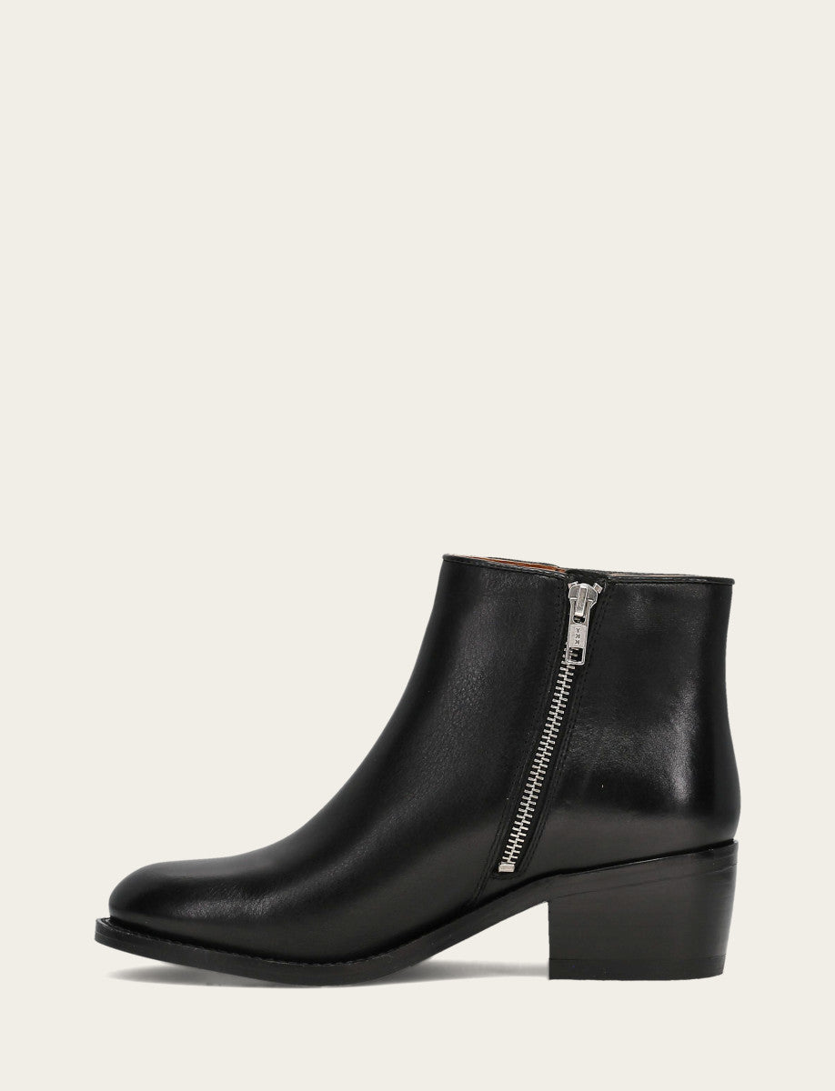 Women's Black Carson 2 Piping Booties Frye USA