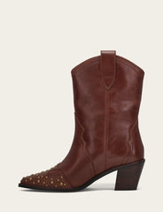 Women's Saddle Sara Wingtip Stud Western Boots Frye us