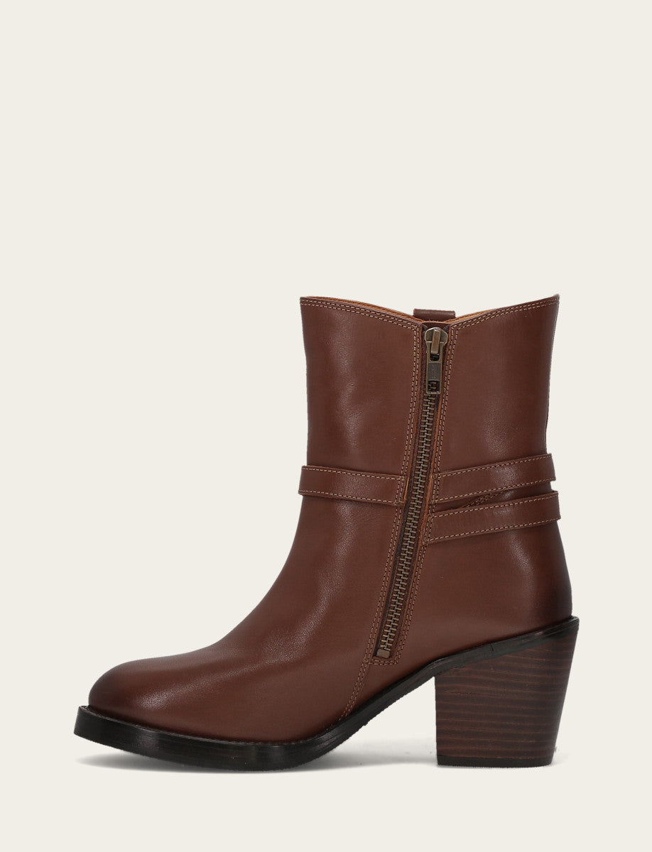 Women's Walnut Rylee Belted Inside Zip Boot Frye For Sale